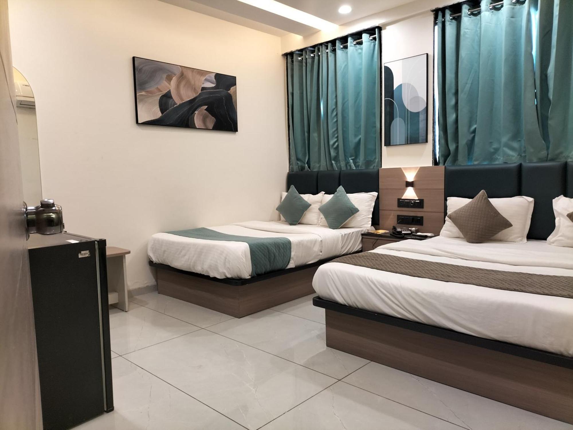 Hotel Paris Plaza Ahmadábád Kültér fotó