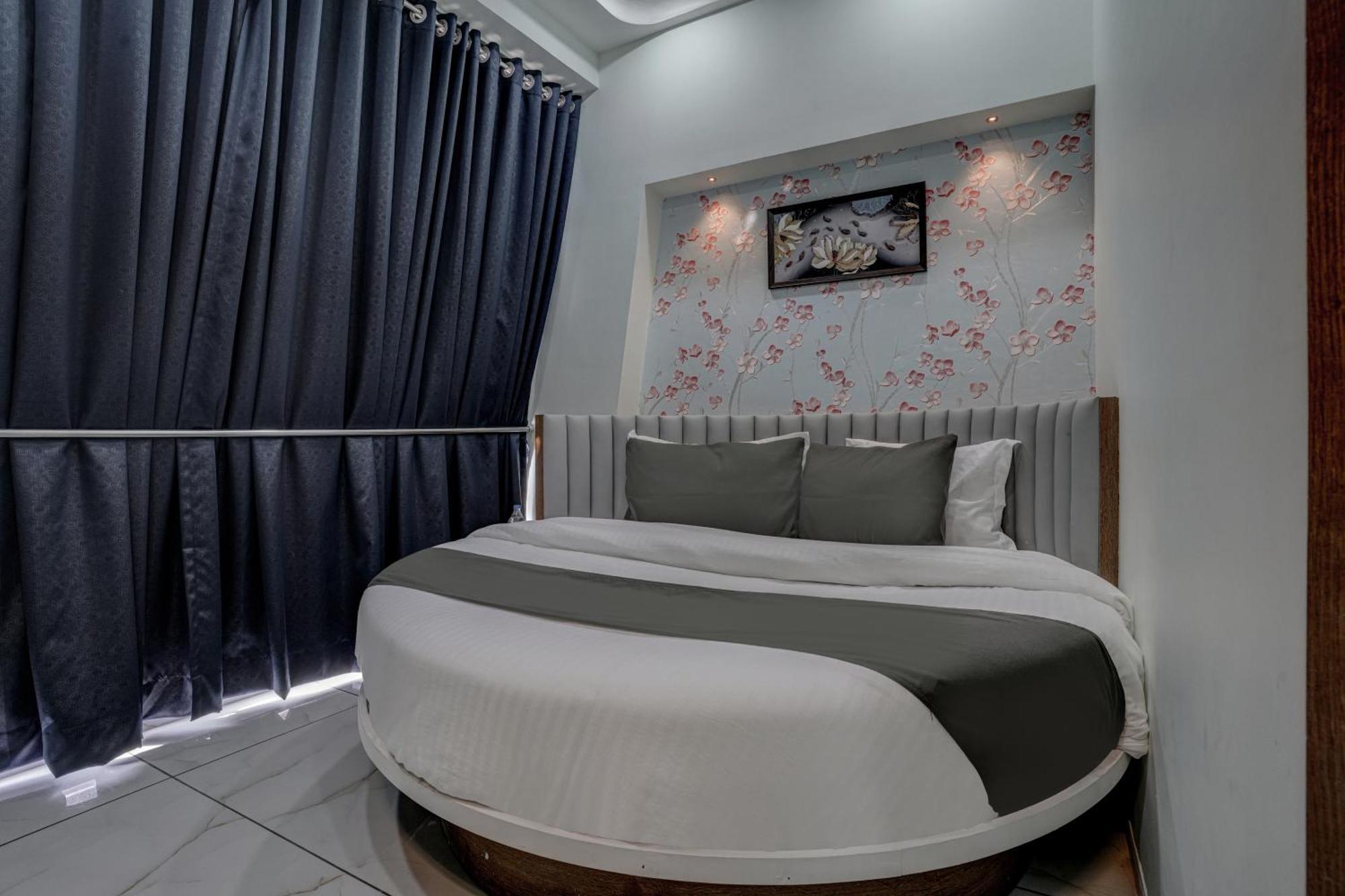 Hotel Paris Plaza Ahmadábád Kültér fotó
