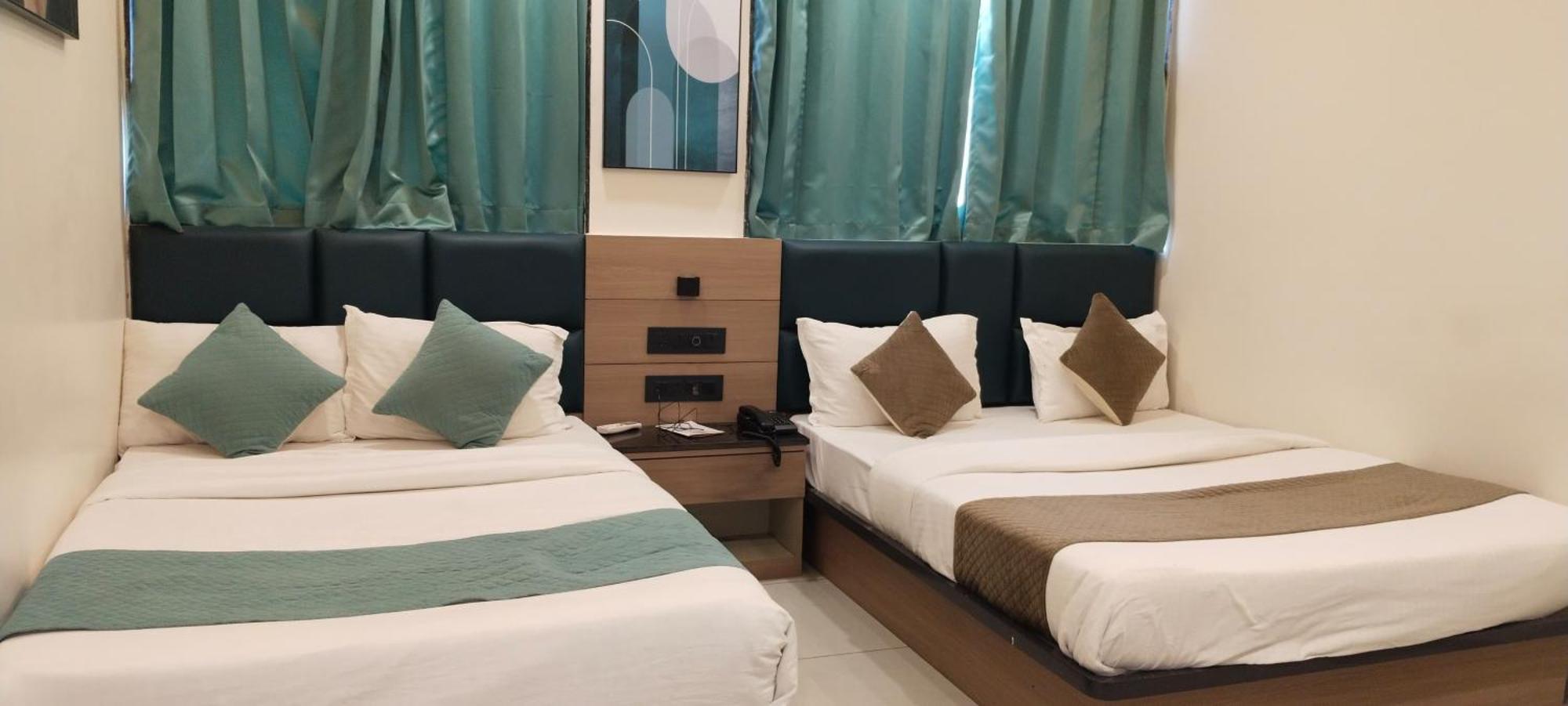Hotel Paris Plaza Ahmadábád Kültér fotó